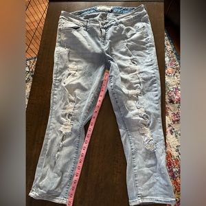 Womens distressed cropped pants